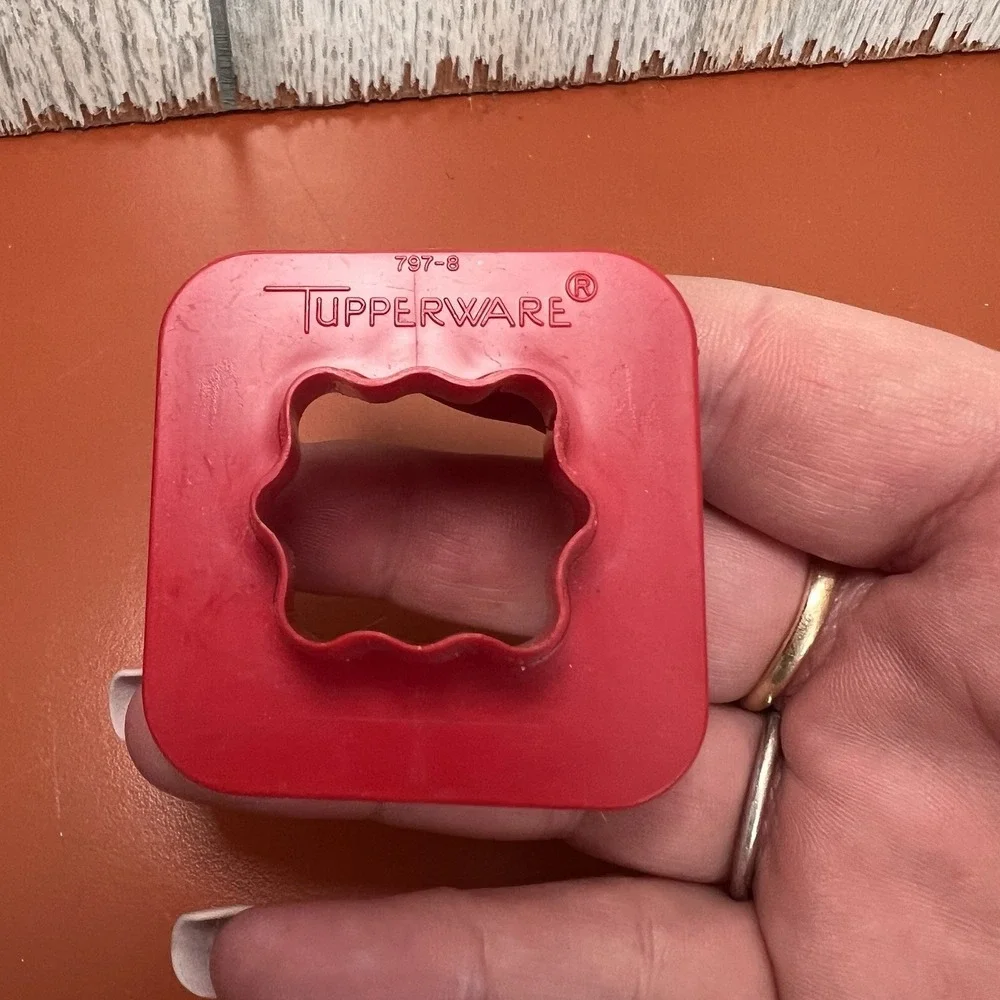 Tupperware Toys Mini-Mix-It Children's Mixing Set Red Cookie Cutter #797-7